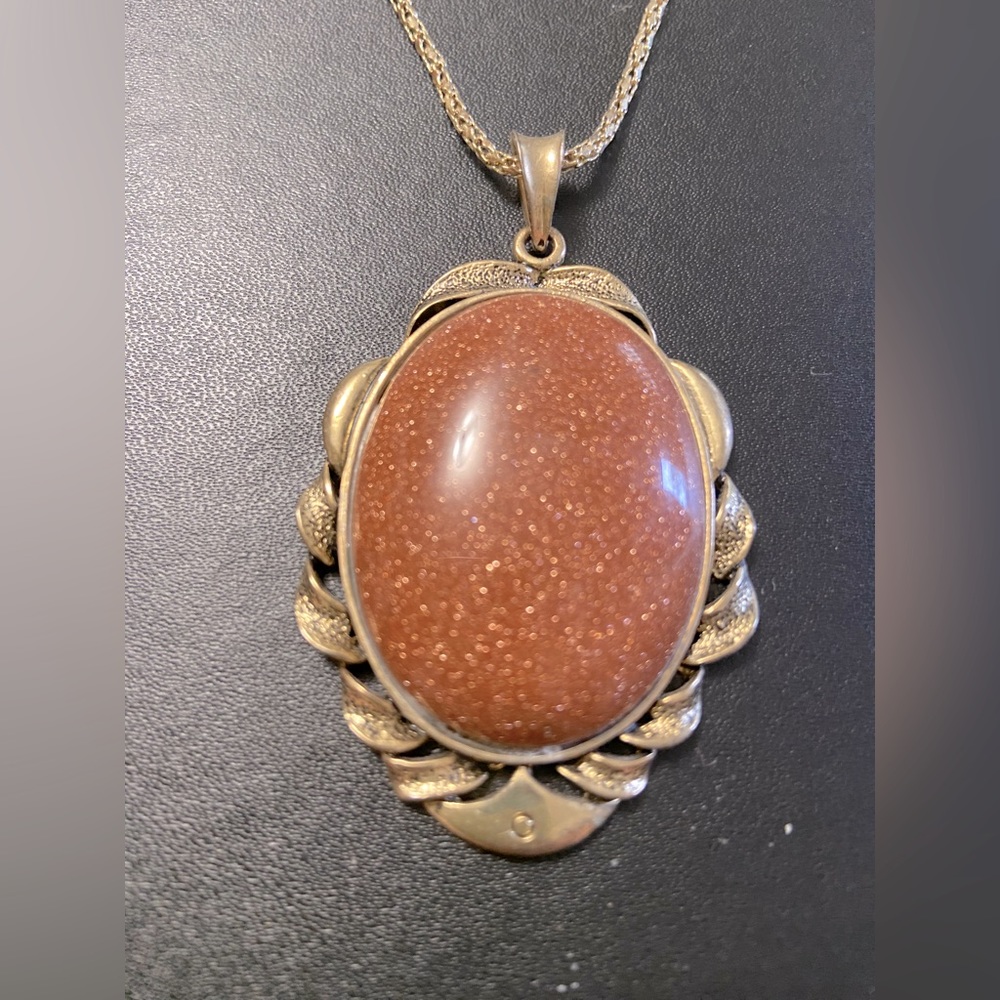 Gold speckled necklace